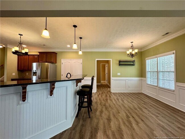Building Photo - 380 Stansbury Dr