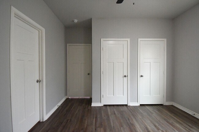 Building Photo - Gorgeous 3 Bedroom, 2 Bath Duplex in Arp