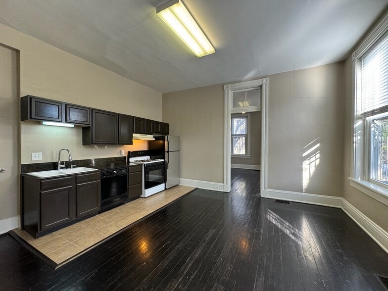 Building Photo - 202 Klotter Ave