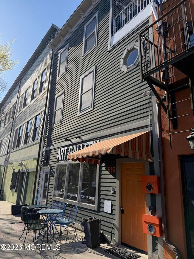 Building Photo - 616 Mattison Ave