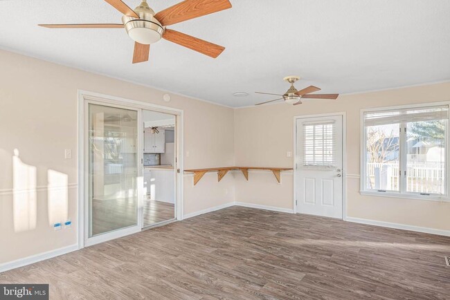 Building Photo - 521 Harbor Rd