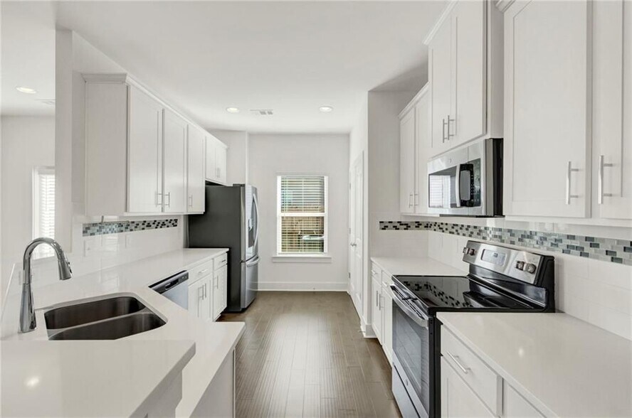 Building Photo - 1903 Plainsboro Dr