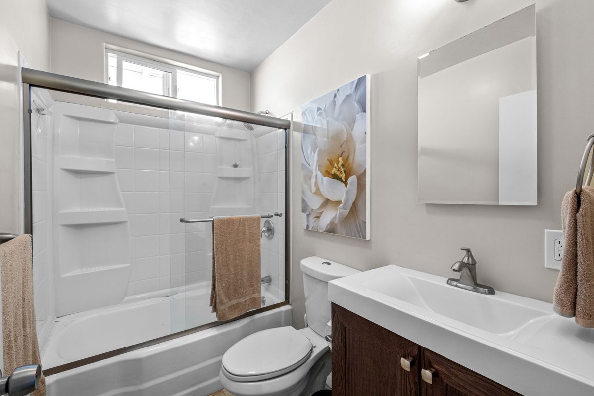 Building Photo - 58 10th Ct