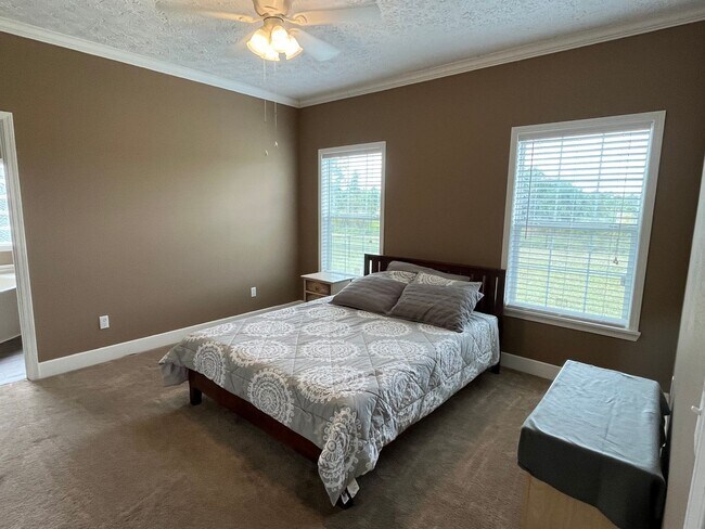 Building Photo - FURNISHED, Horse Farm Dream House