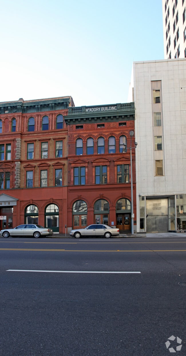 Building Photo - Founders Station