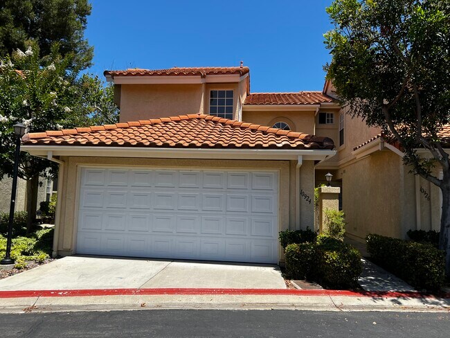 Front view - 10924 Creekbridge Plz