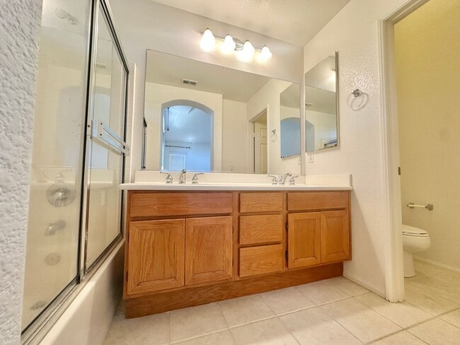 Building Photo - 2 bedroom Scripps Ranch Gem with Attached ...