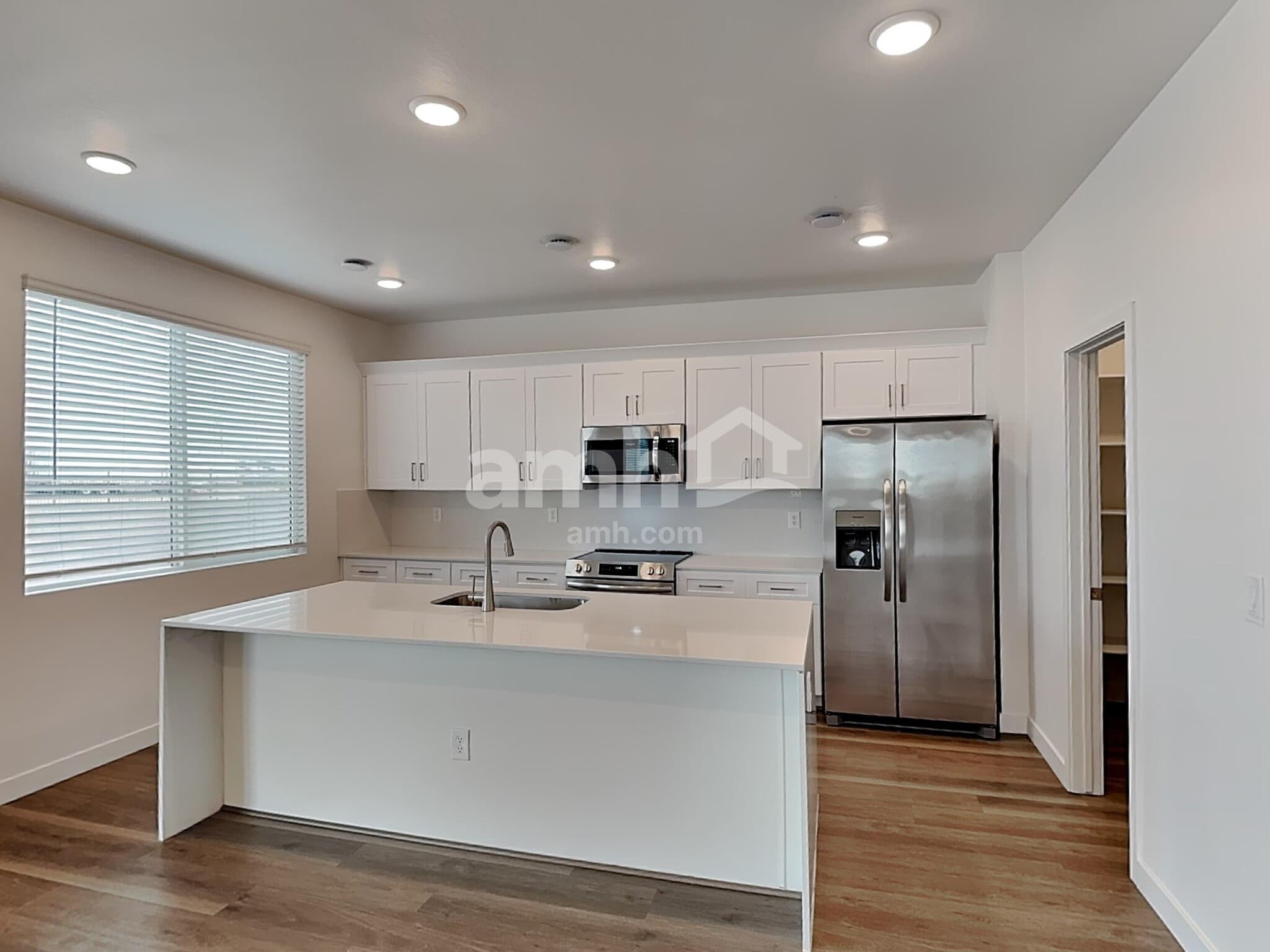 Building Photo - 6975 N 125th Dr