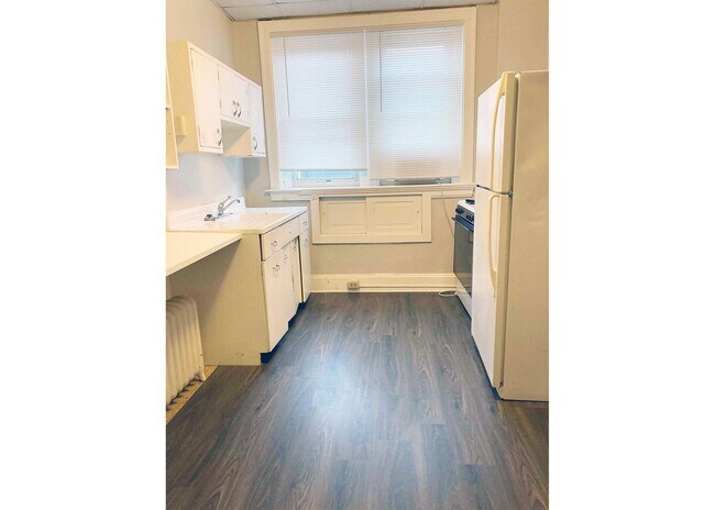 Building Photo - 343-345 Ludlow Avenue