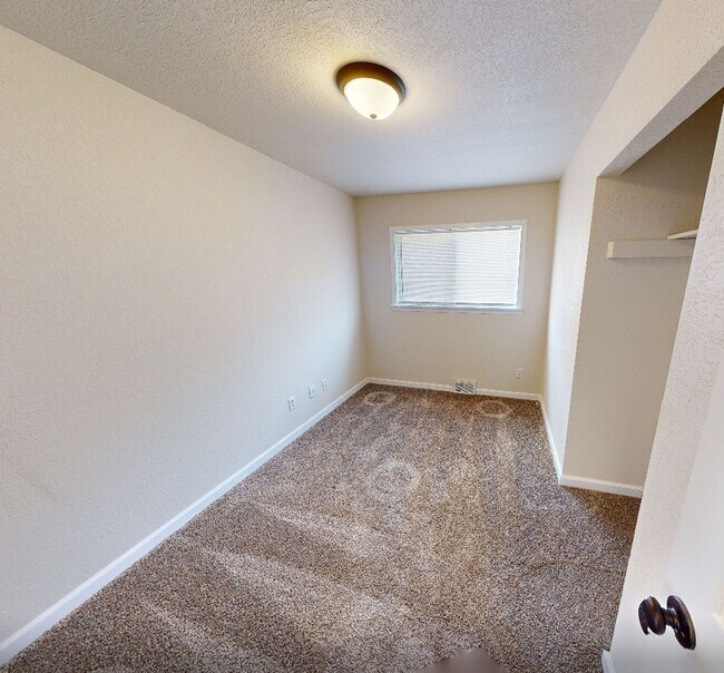 Building Photo - Charming Single Family Home