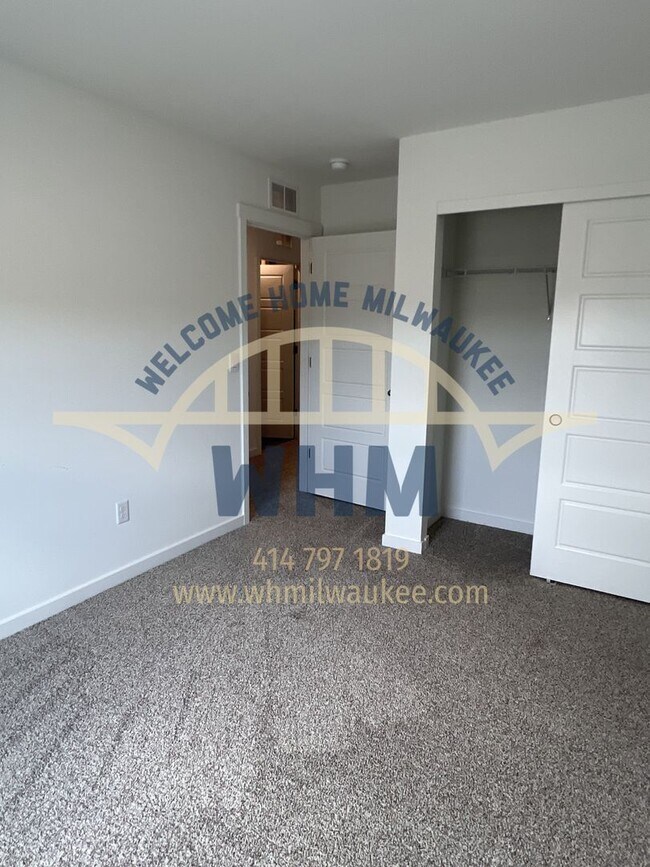 Building Photo - 7051 Fair Oaks Rd