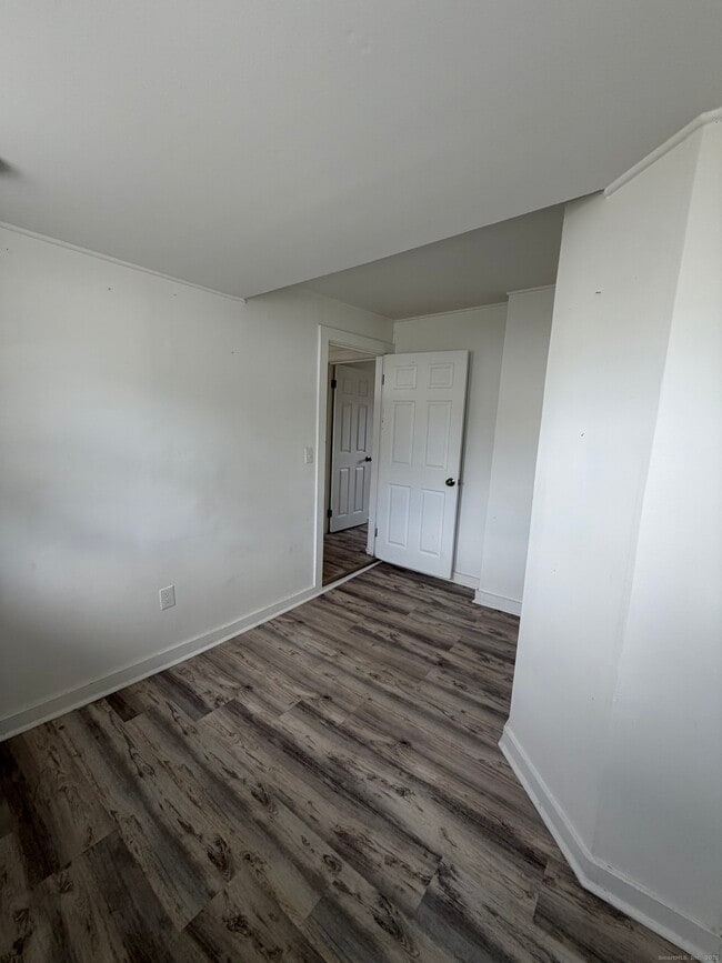 Building Photo - 165 W Main St