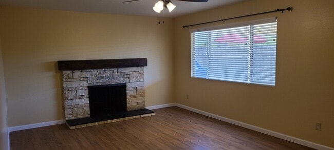 Building Photo - 6645 Bamburgh Dr