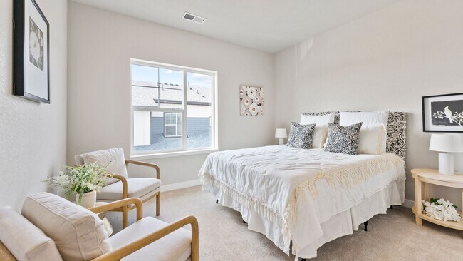 Building Photo - Mangold822 (KC-LN)