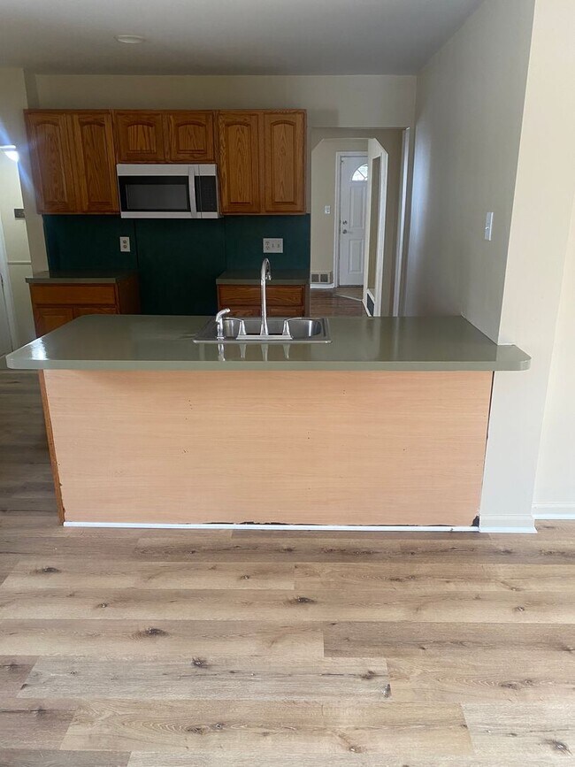 Building Photo - 3 bedroom 2 bath bungalow with finished basement