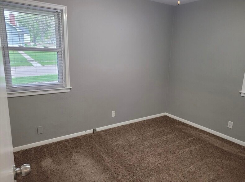 Building Photo - 3316 68th St