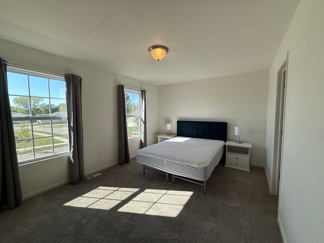 Building Photo - Spacious & Partially Furnished 5-Bedroom Colonial in Allendale's Maple Pond Community