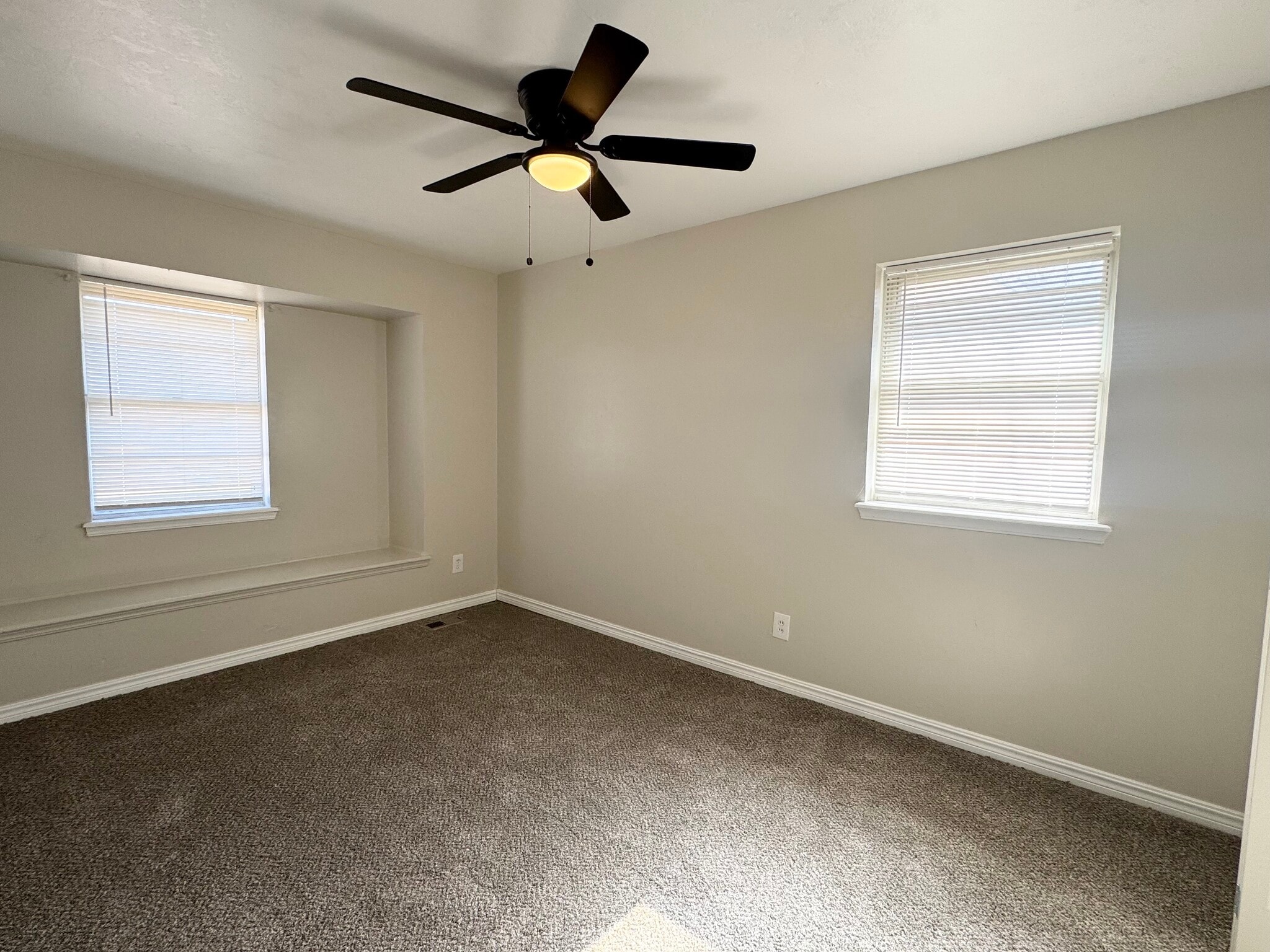 Building Photo - 1321 Beechwood Dr