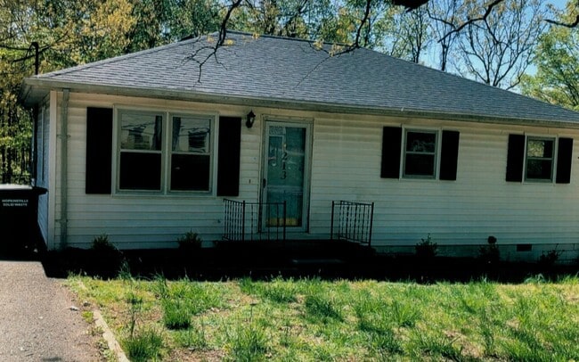 Building Photo - 213 Hillside Ter