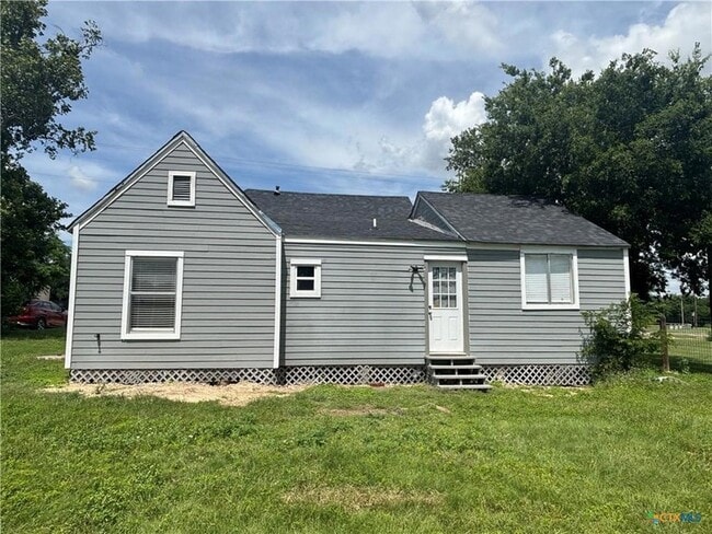 Building Photo - 1333 Main St