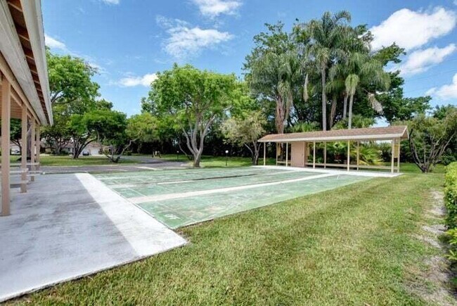 Building Photo - 8919 Sunnywood Pl