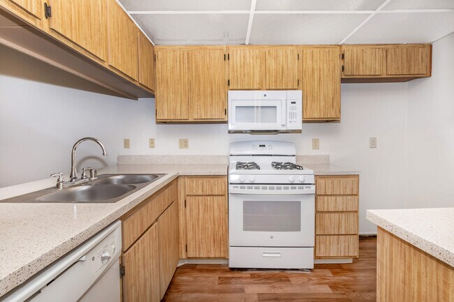 Building Photo - Huntington Lakes Apartments