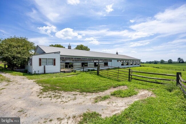 Building Photo - 1540 W Doe Run Rd