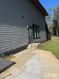 Building Photo - 1002 Crawford Rd