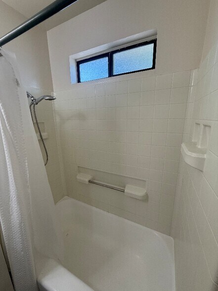 Building Photo - 9936 Rosecrans Ave