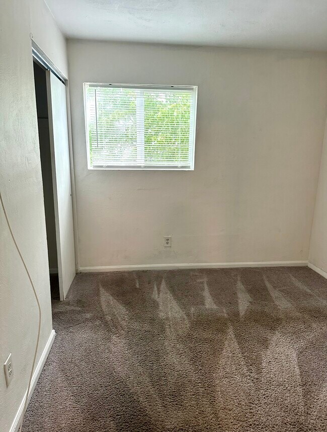 Building Photo - 600 Harbour N Dr