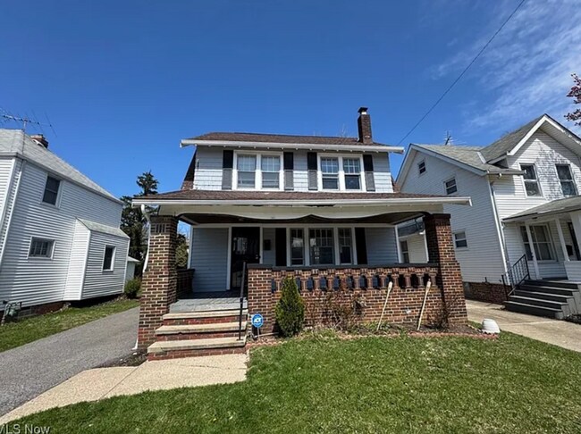 Primary Photo - Single Family Home 3 beds 2 bath Available Now!