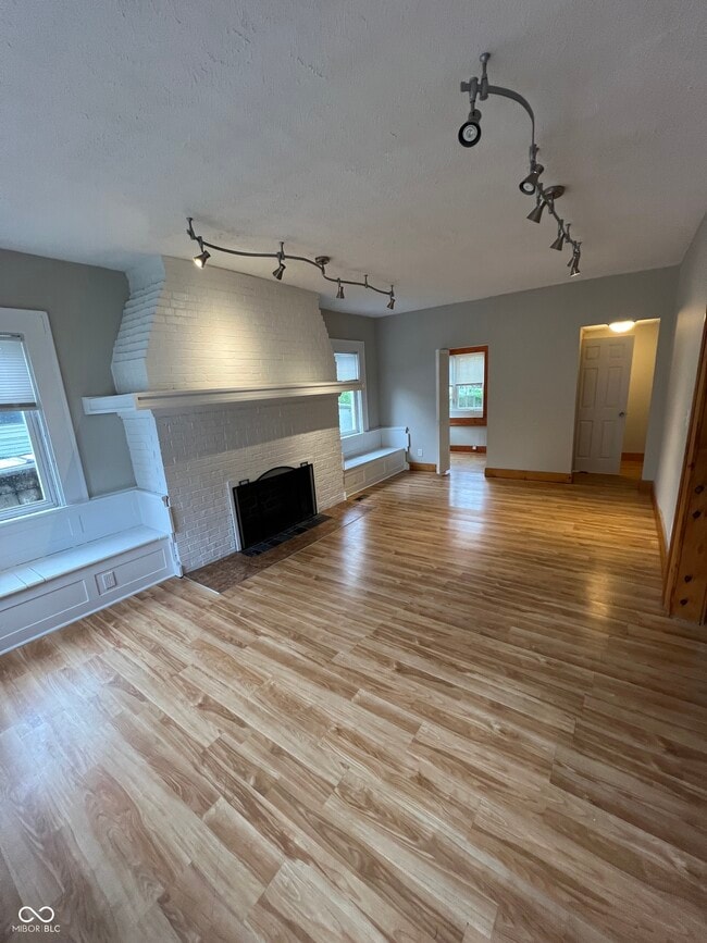 Building Photo - 315 E 33rd St
