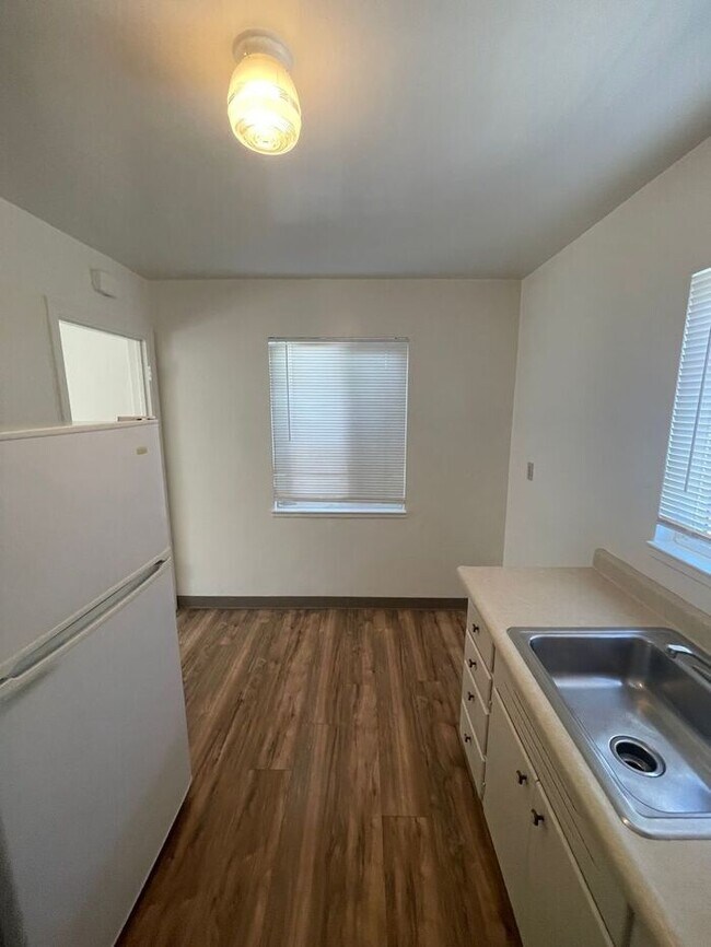 Building Photo - Great 1 Bedroom 1 Bath