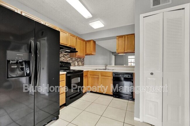 Building Photo - 5405 Lake Margaret Dr