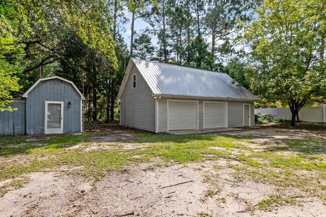 Building Photo - 506 River Rd