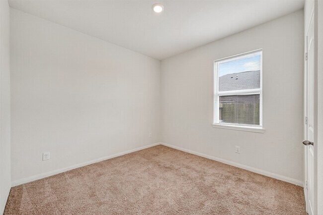 Building Photo - 2112 Mule Ridge Dr
