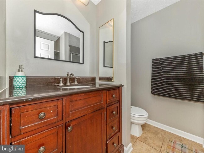 Building Photo - 12461 Quail Woods Dr