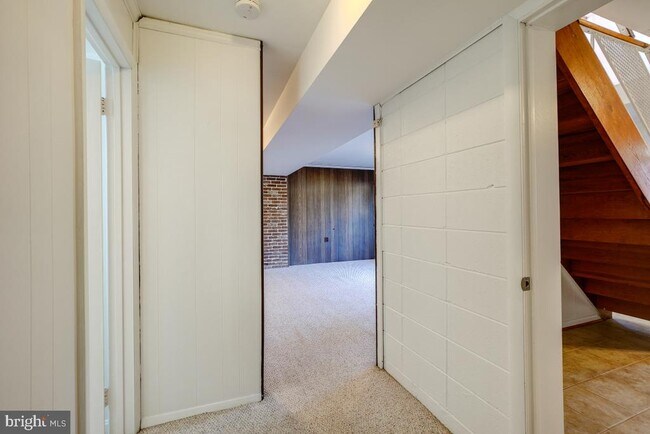 Building Photo - 13701 Arctic Ave