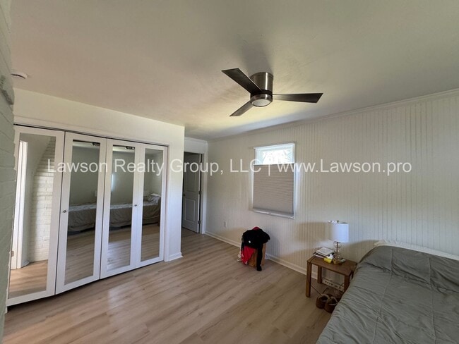 Building Photo - Large Raleigh Court Home on a Corner Lot