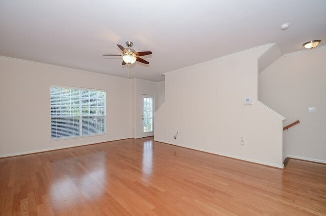 Building Photo - 9200 Westheimer Rd