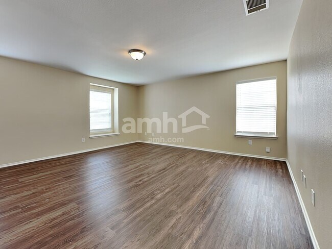 Building Photo - 210 Dartmouth Dr