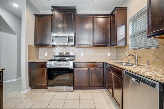 Building Photo - 209 Red Hawk Pl