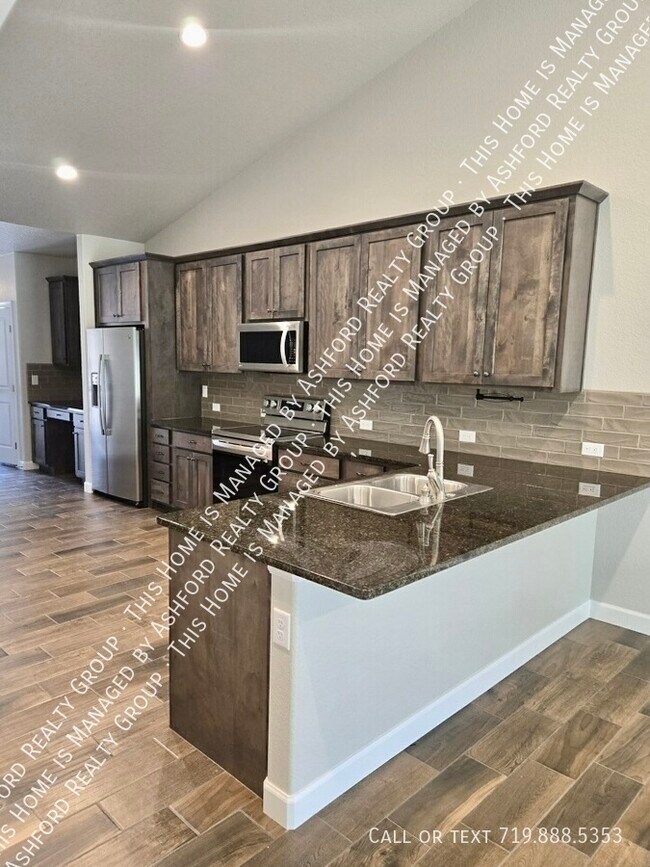 Building Photo - 520 Brecken Ct