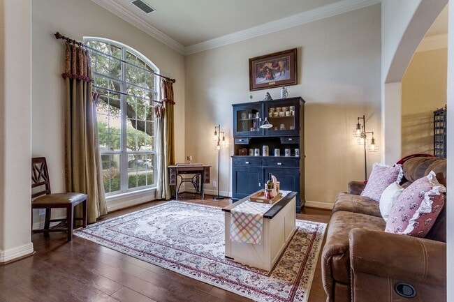 Building Photo - GORGEOUS HOME IN BELTERRA WITH SPARKLING POOL & SERVICE INCLUDED