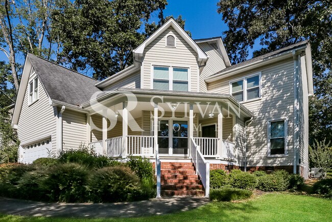 Building Photo - Gorgeous 4 bedroom, 3BA home available now!