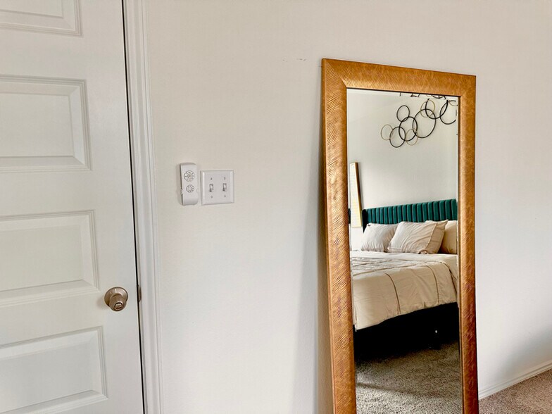 Building Photo - 1106 Aronia Ln