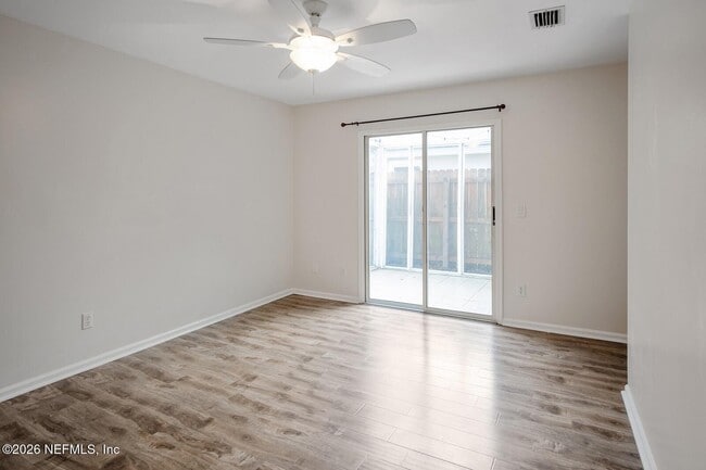 Building Photo - 1329 Cove Landing Dr