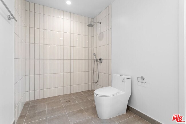 Building Photo - 11727 Kiowa Ave