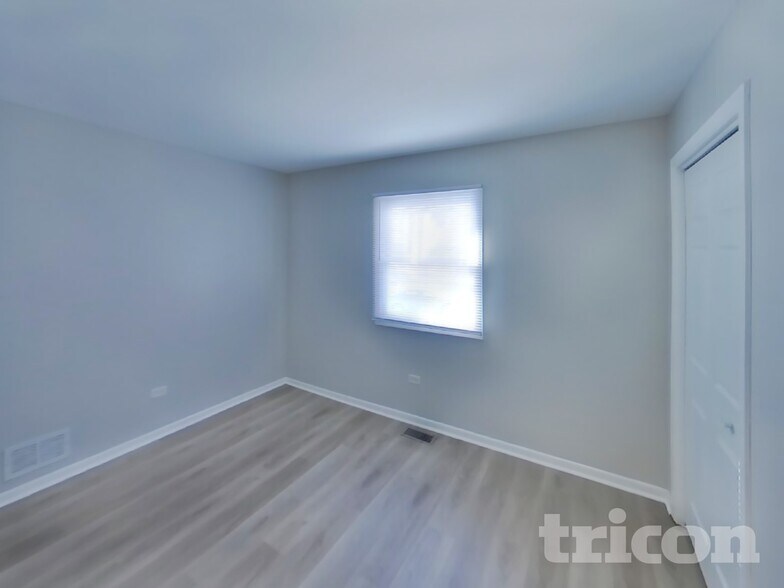 Building Photo - 24882 W Forest Dr