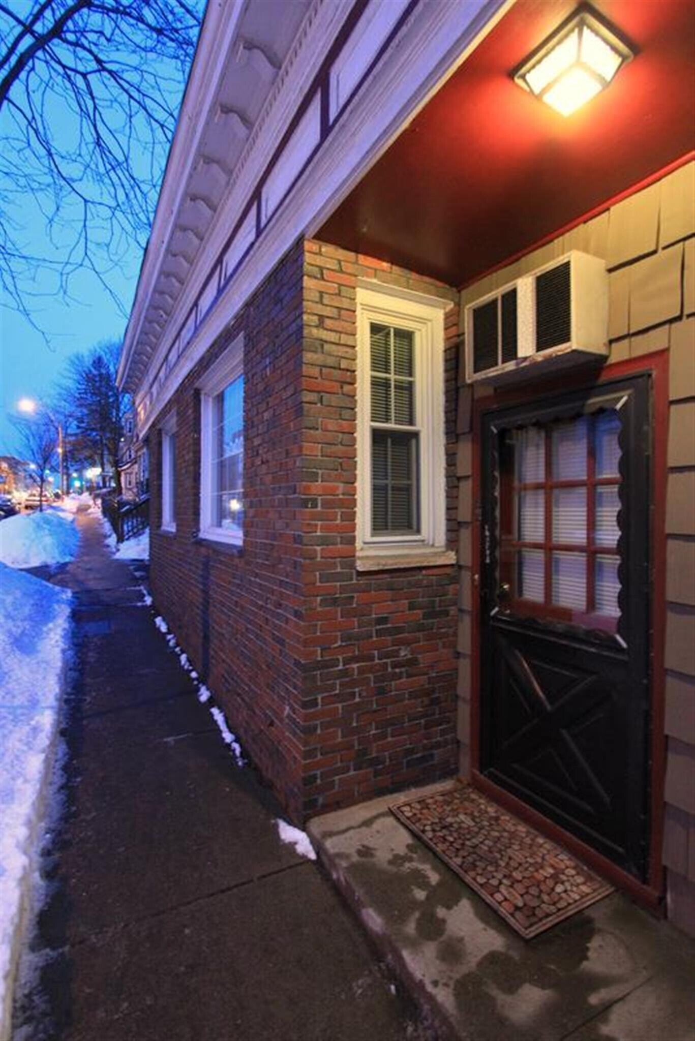 Building Photo - 302 Highland Ave